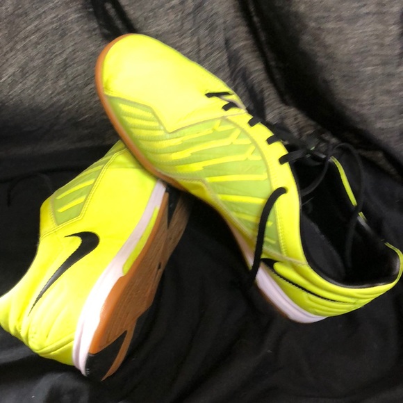 nike t90 indoor